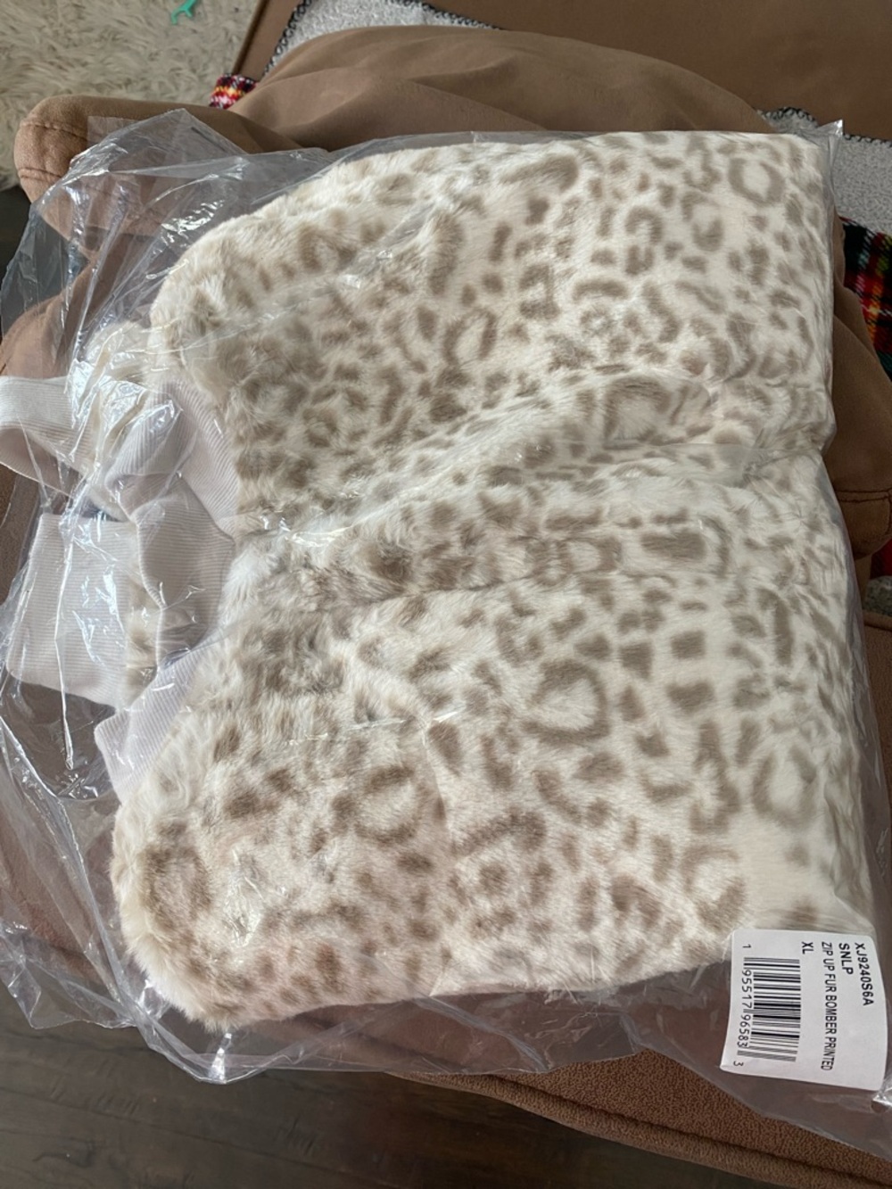 SANCTUARY Faux Fur Leopard-Print Bomber Jacket in Cream NEW! ✨ - Picture 5 of 9